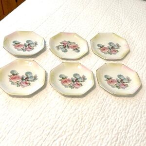 Small vintage plates